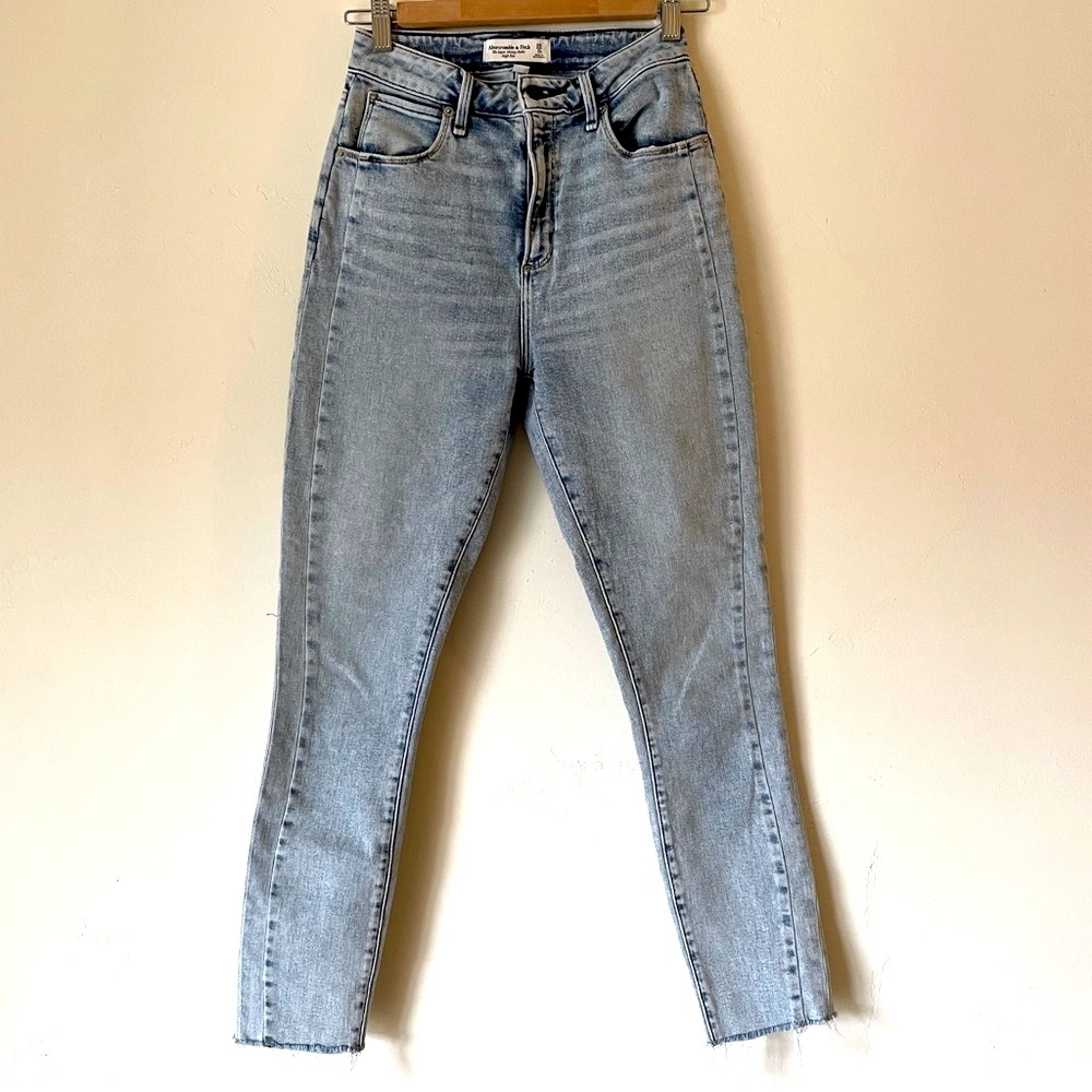 Abercrombie & Fitch Curve Love The Super Skinny Ankle High Rise 25R